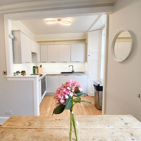 Rose Street'S Hidden Treasure- 2Bed Newly Refurbished Apt Edinburg Exteriör bild