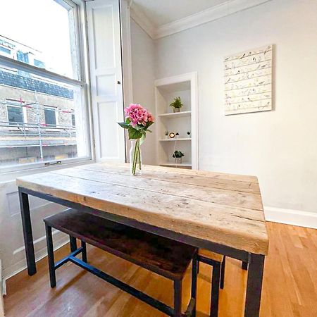 Rose Street'S Hidden Treasure- 2Bed Newly Refurbished Apt Edinburg Exteriör bild