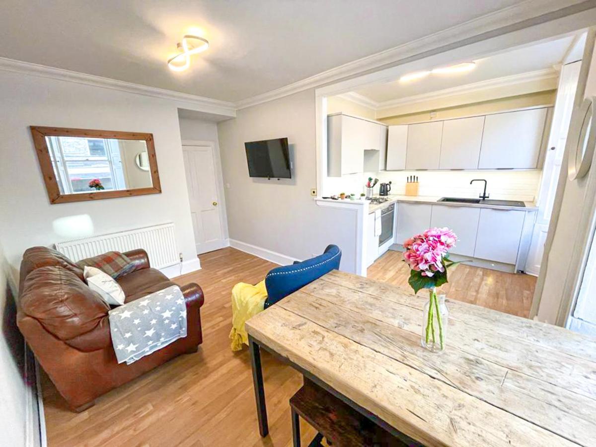 Rose Street'S Hidden Treasure- 2Bed Newly Refurbished Apt Edinburg Exteriör bild