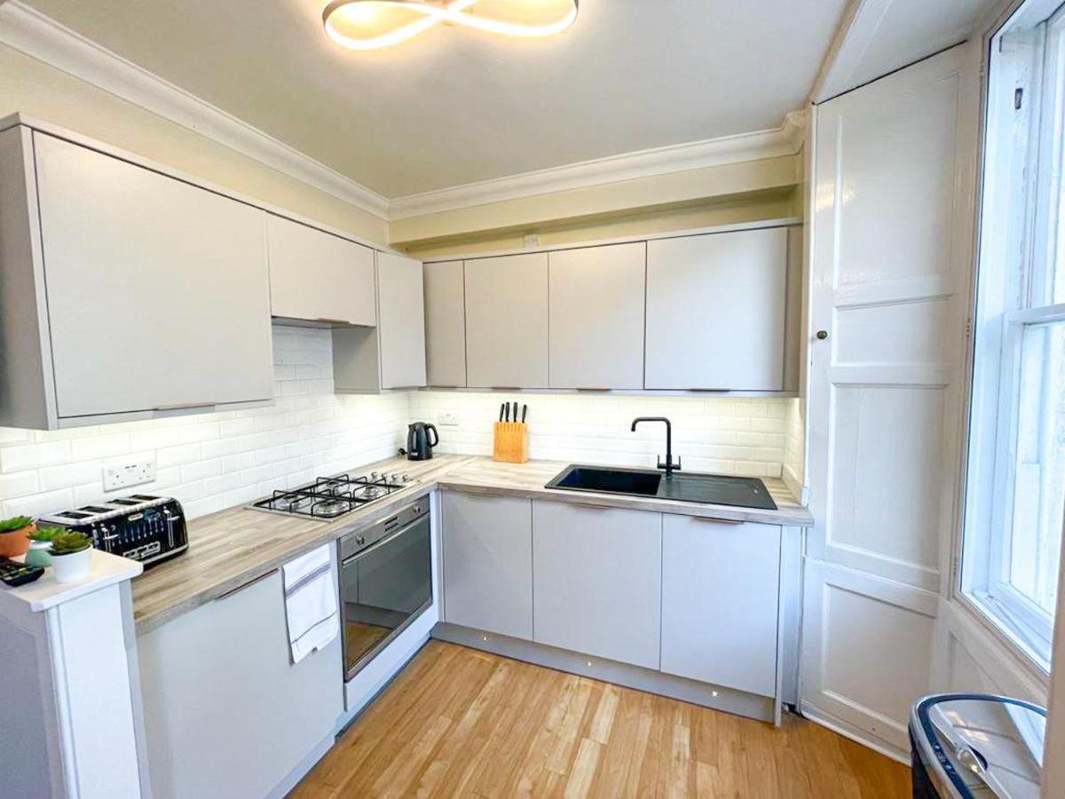 Rose Street'S Hidden Treasure- 2Bed Newly Refurbished Apt Edinburg Exteriör bild