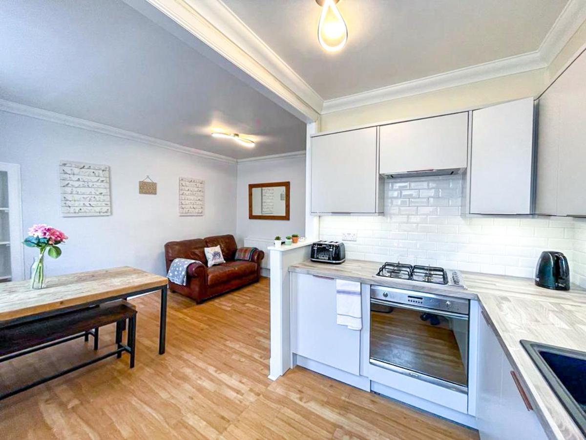Rose Street'S Hidden Treasure- 2Bed Newly Refurbished Apt Edinburg Exteriör bild