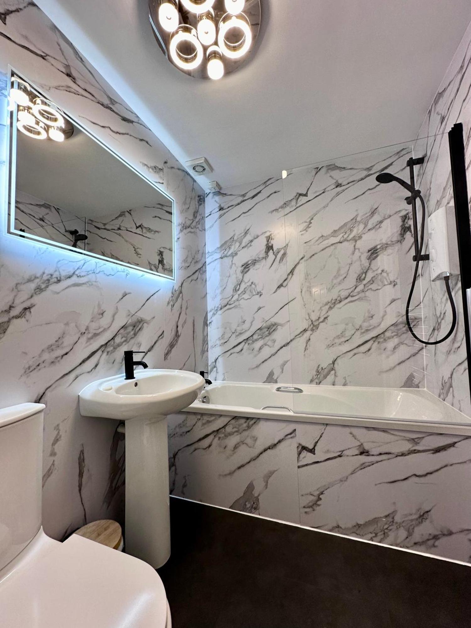 Rose Street'S Hidden Treasure- 2Bed Newly Refurbished Apt Edinburg Exteriör bild